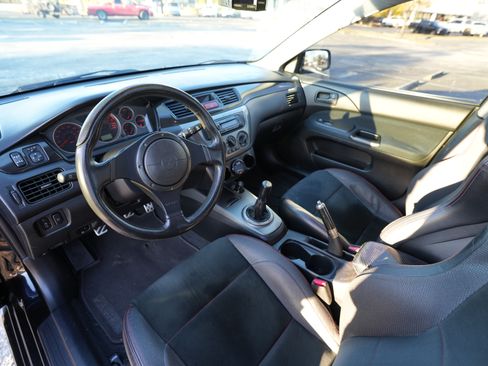 Used 2006 Mitsubishi Lancer Evolution IX image 15
