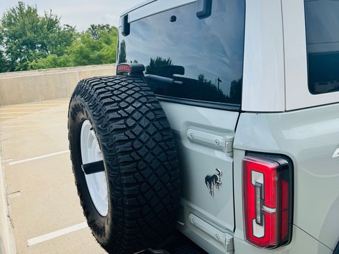 Used 2023 Ford Bronco Heritage Edition AWD/4WD image 6