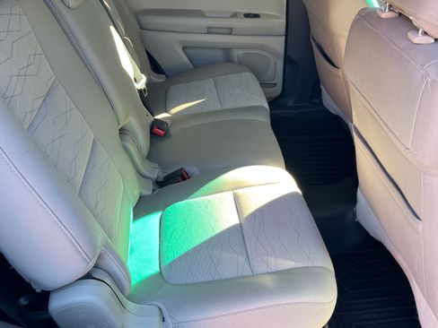 Used 2014 Ford Explorer XLT image 6