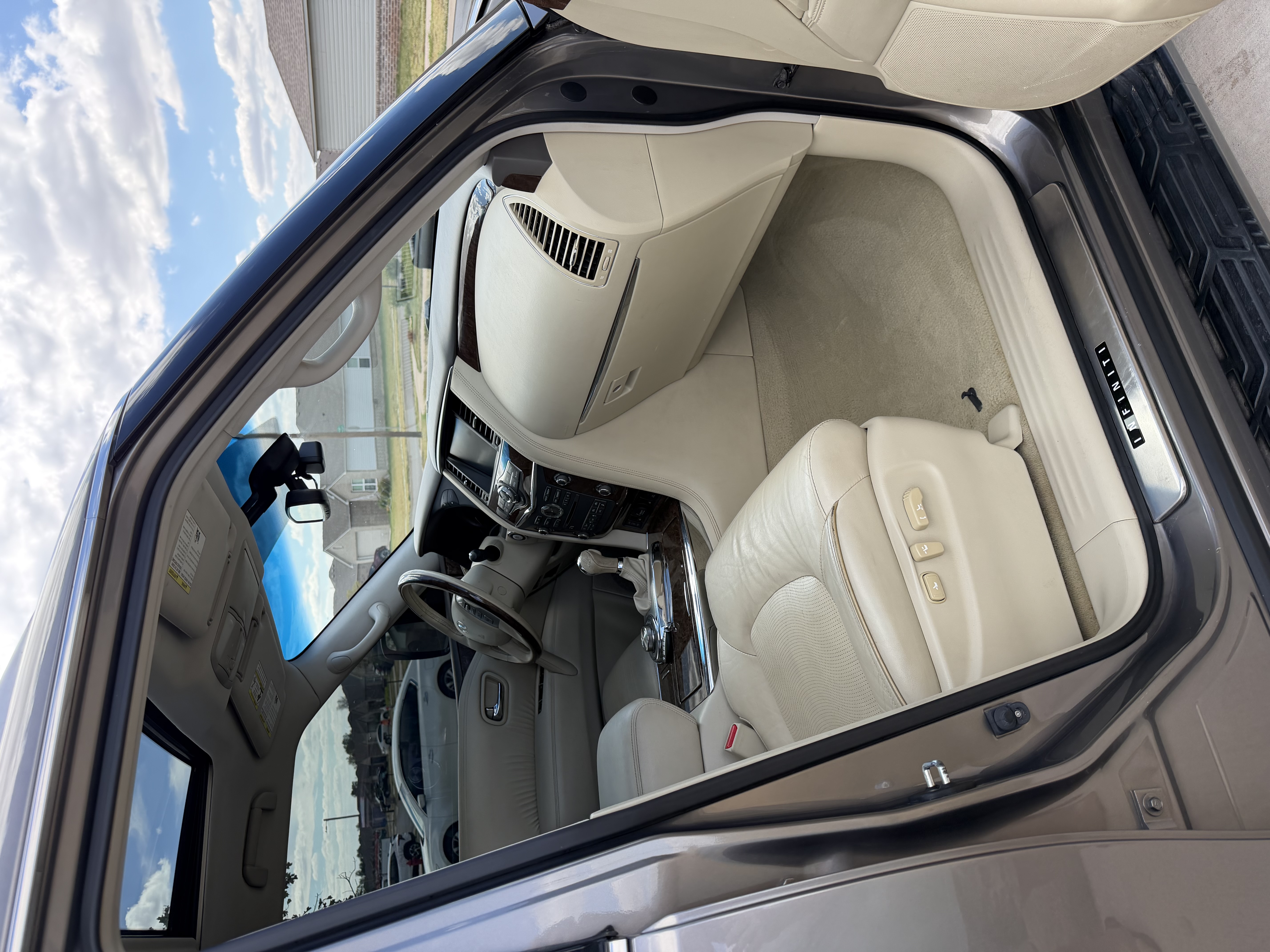 Used 2015 INFINITI QX80 4WD w/ Theater Package image 14