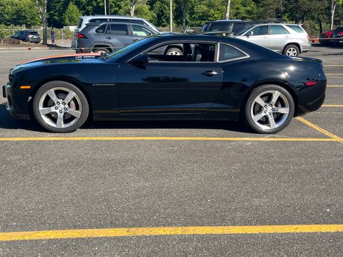 Used 2010 Chevrolet Camaro SS w/ RS Package RWD image 13