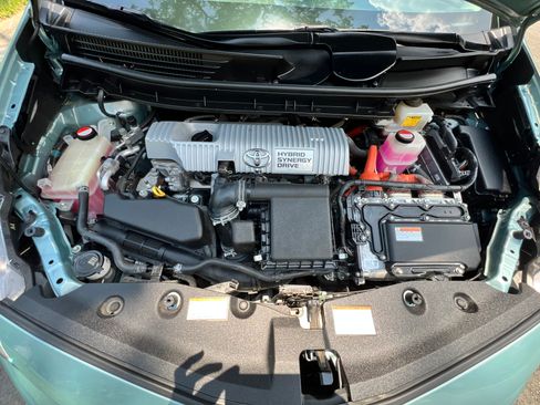 Used 2015 Toyota Prius V Four FWD image 6