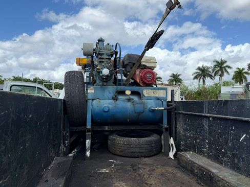 Used 1999 Ford F350 141 WB image 14