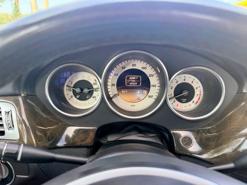 Used 2012 Mercedes-Benz CLS 550 4MATIC image 11