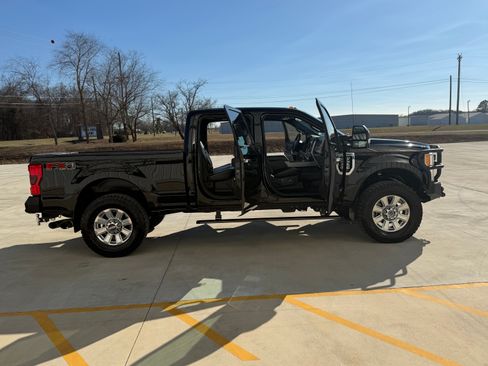 Used 2018 Ford F350 Platinum w/ Platinum Ultimate Package image 9