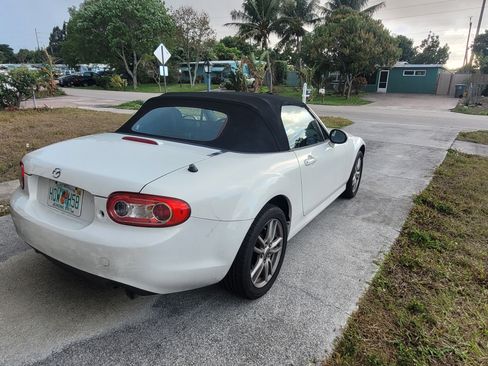 Used 2015 MAZDA MX-5 Miata Sport image 4