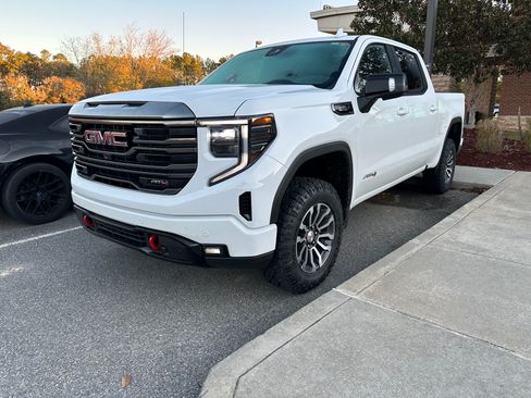 Used 2023 GMC Sierra 1500 AT4 w/ AT4 Premium Package AWD/4WD image 19
