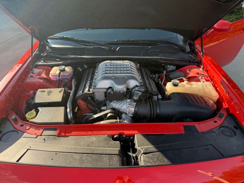 Used 2017 Dodge Challenger SRT Hellcat image 10