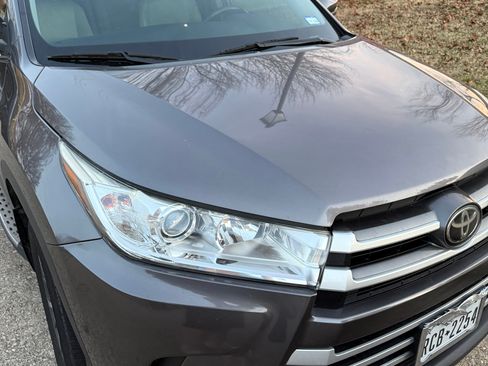 Used 2017 Toyota Highlander XLE image 12