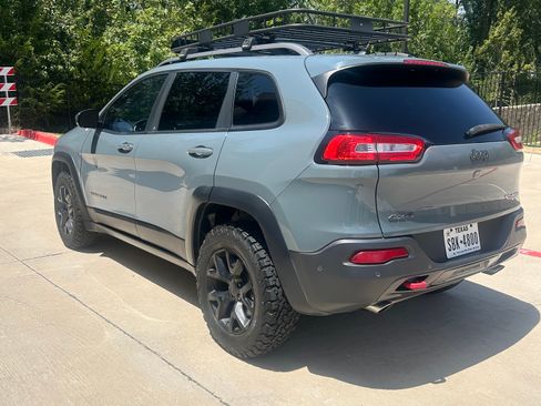 Used 2014 Jeep Cherokee Trailhawk w/ Technology Group AWD/4WD image 10