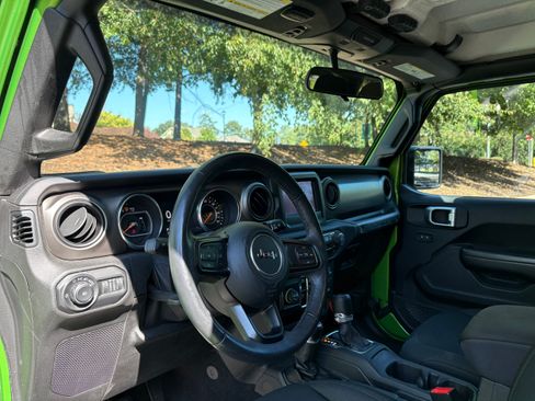 Used 2019 Jeep Wrangler Unlimited Sport S image 8