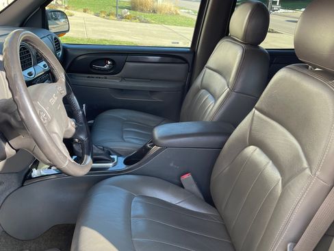 Used 2004 GMC Envoy XUV SLT image 4
