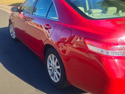 Used 2011 Toyota Camry XLE image 5