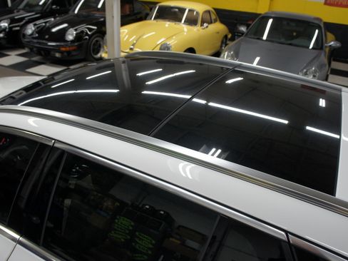 Used 2017 Mercedes-Benz E 400 4MATIC Wagon image 24