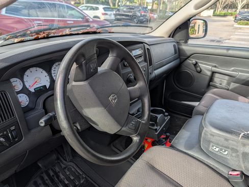 Used 2004 Dodge Ram 1500 Truck ST w/ ST Value Group image 5