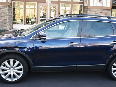 Used 2010 MAZDA CX-9 Grand Touring w/ Moonroof & Bose Audio Pkg image 9