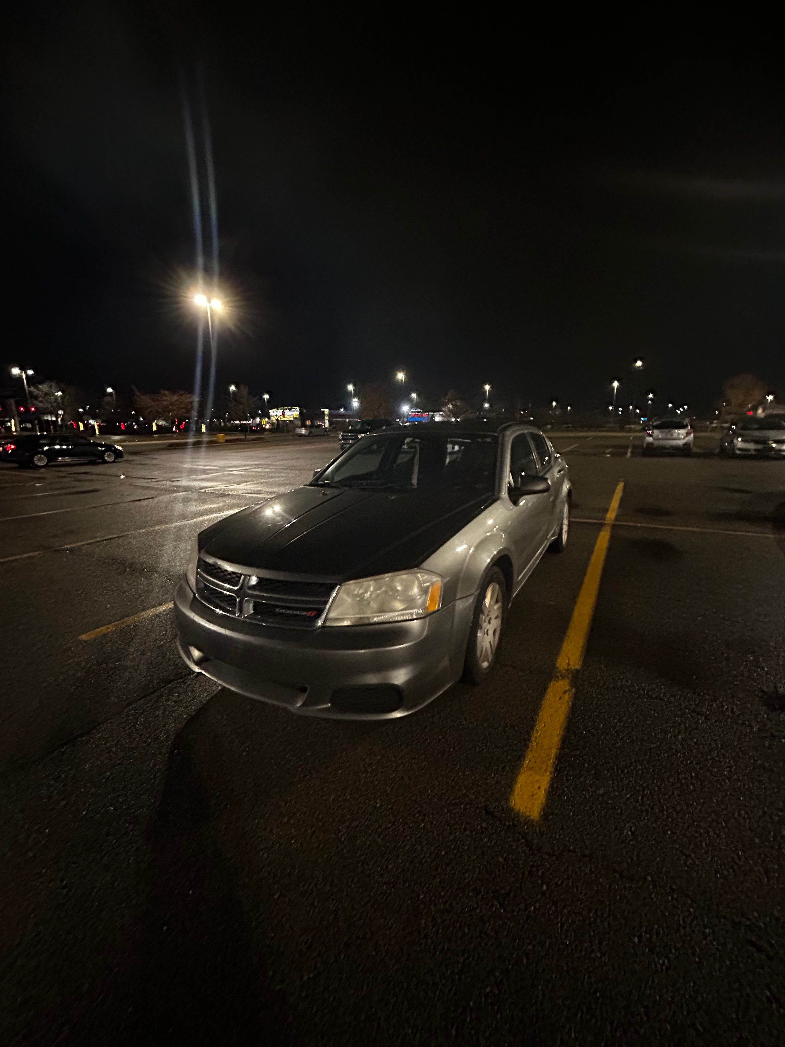 Used 2012 Dodge Avenger SE FWD image 2