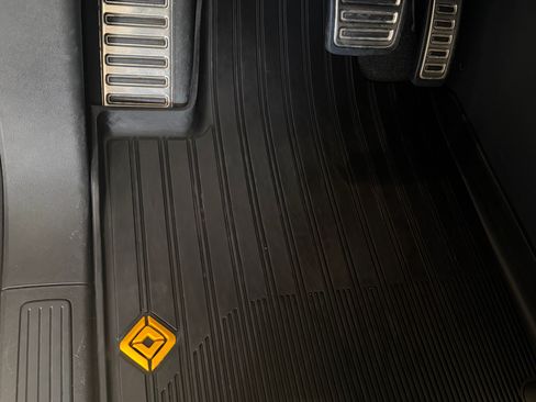 Used 2023 Rivian R1S Adventure AWD/4WD image 18