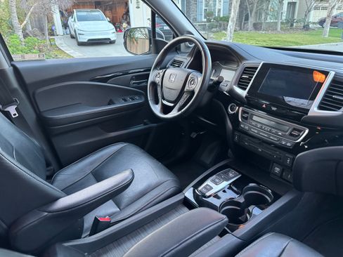 Used 2018 Honda Pilot Touring image 15