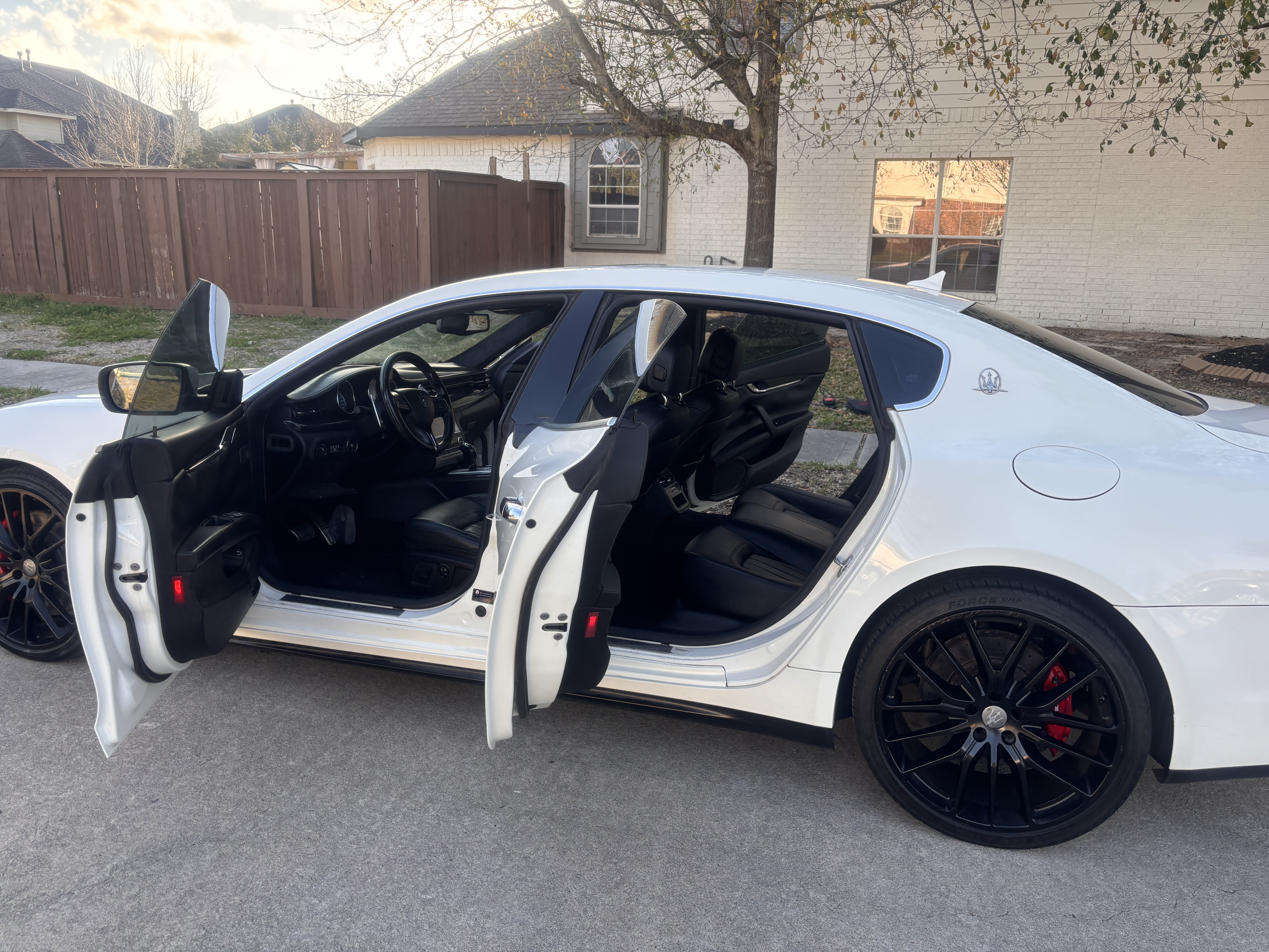 Used 2014 Maserati Quattroporte GTS RWD image 17