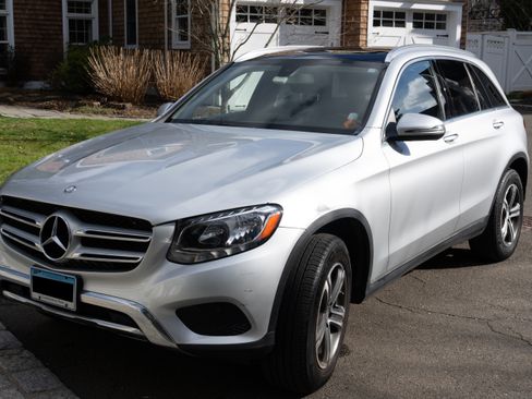 Used 2016 Mercedes-Benz GLC 300 4MATIC image 1