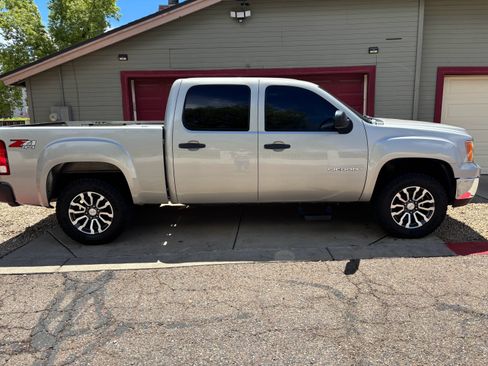 Used 2009 GMC Sierra 1500 SLE w/ Power Pack Plus image 4