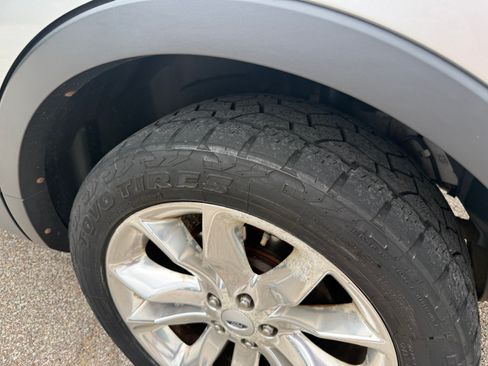 Used 2012 Ford Explorer XLT AWD/4WD image 16