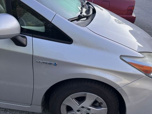 Used 2010 Toyota Prius Five image 16