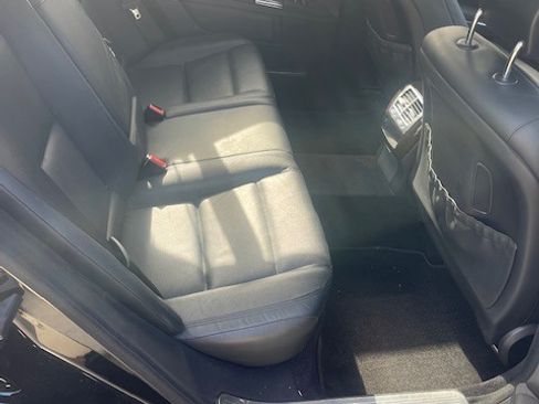 Used 2011 Mercedes-Benz S 400 S 400 Hybrid Sedan 4D image 9