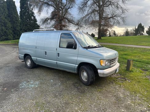 Used 1995 Ford E-150 and Econoline 150 image 1