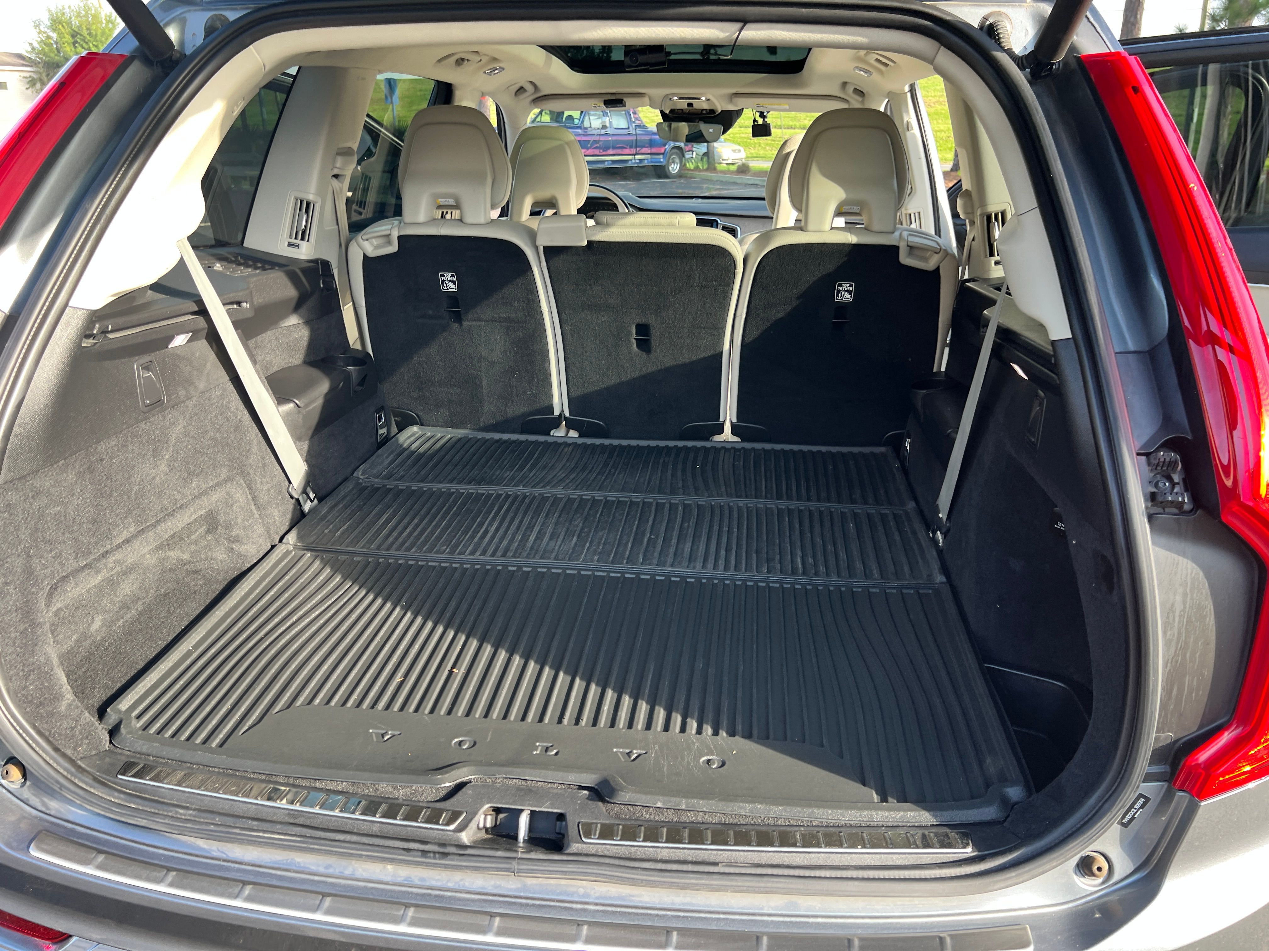 Used 2020 Volvo XC90 T5 Momentum w/ Protection Package Premier FWD image 28