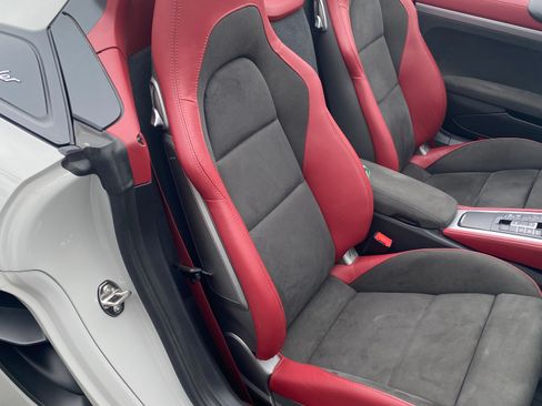 Used 2022 Porsche 718 Boxster Spyder image 16