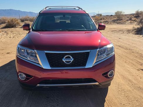 Used 2015 Nissan Pathfinder Platinum w/ Family Entertainment Package image 2