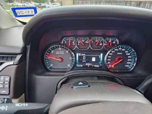 Used 2018 Chevrolet Suburban LT image 15