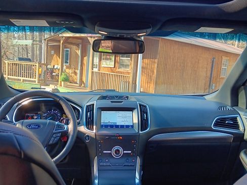 Used 2020 Ford Edge Titanium w/ Equipment Group 301A image 20