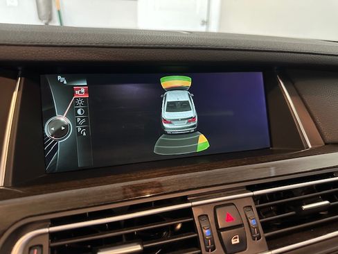 Used 2013 BMW 740Li image 14