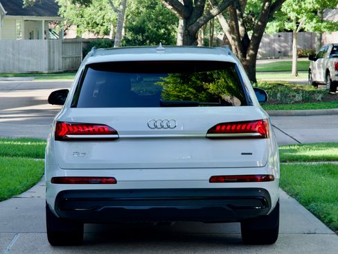 Used 2020 Audi Q7 3.0T Prestige AWD/4WD image 9