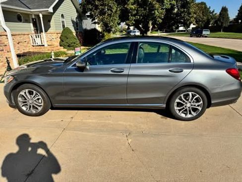 Used 2017 Mercedes-Benz C 300 4MATIC Sedan image 2