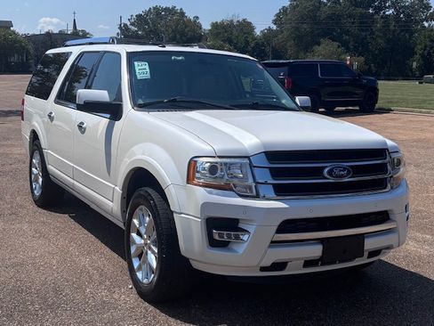 Used 2017 Ford Expedition EL Limited w/ Equipment Group 301A RWD image 5