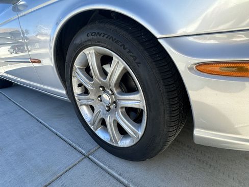 Used 2005 Jaguar XJ8 image 2