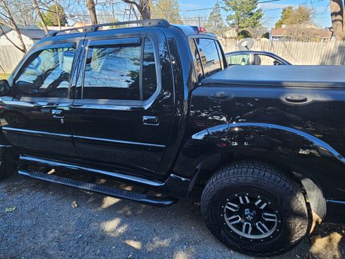 Used 2005 Ford Explorer Sport Trac XLT image 6