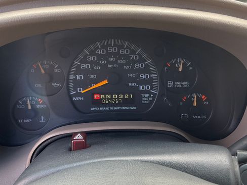 Used 2000 GMC Safari Minivan 3D w/ SLT Marketing Option Pkg 3 image 9