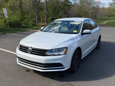 Used 2017 Volkswagen Jetta S w/ Jetta S Cold Weather Package image 1