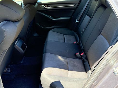 Used 2018 Honda Accord LX image 8