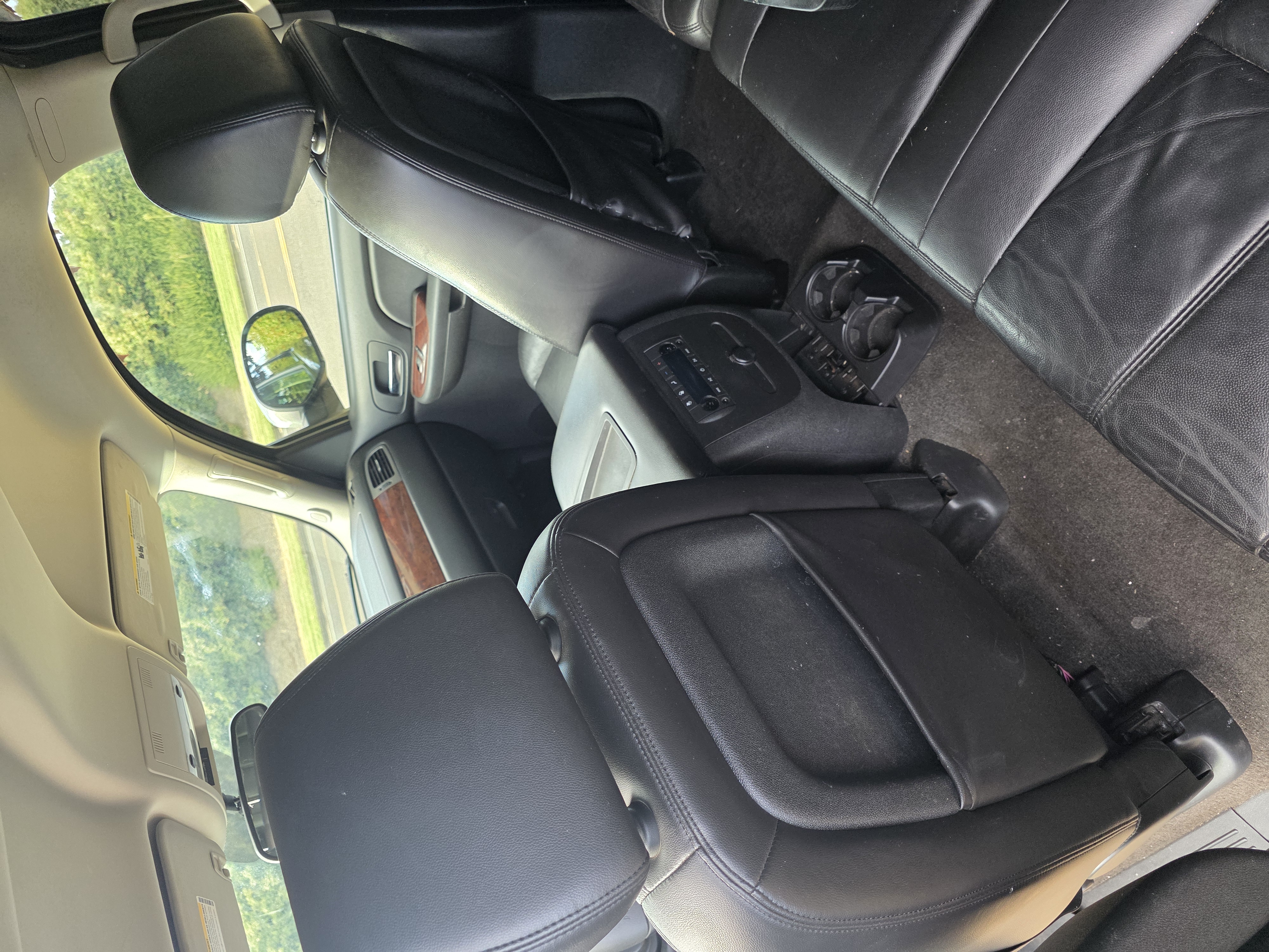 Used 2009 Chevrolet Suburban LT AWD/4WD image 4
