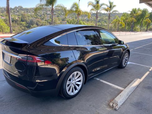 Used 2021 Tesla Model X Long Range image 1