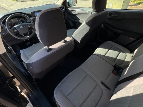 Used 2020 Ford Escape S image 11