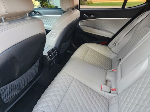 Used 2022 Genesis G70 3.3T w/ Sport Prestige Package image 4