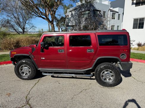 Used 2005 HUMMER H2 w/ Preferred Equipment Group image 4