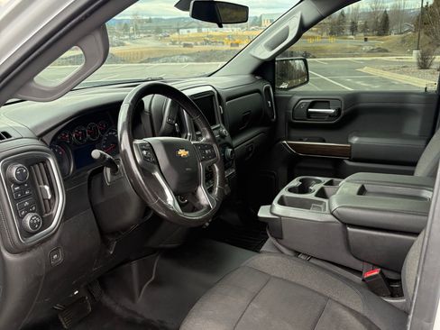 Used 2019 Chevrolet Silverado 1500 LT w/ Convenience Package image 8